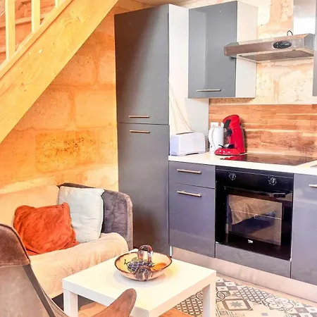 Charming With A Mezzanine Bedroom In A Peaceful Neighborhood Apartment