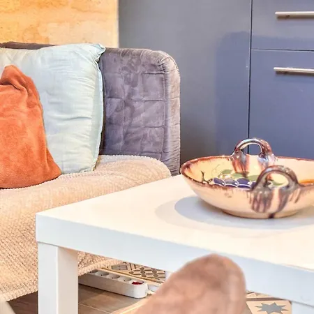 Charming With A Mezzanine Bedroom In A Peaceful Neighborhood Apartment