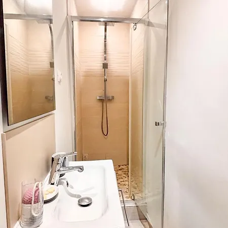 Apartment Charming With A Mezzanine Bedroom In A Peaceful Neighborhood